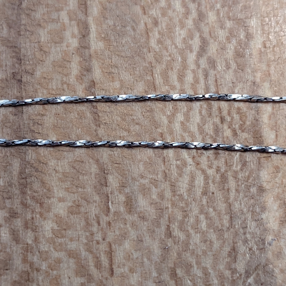 Sterling silver twist necklace